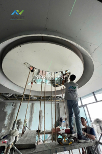 Chi tiết trần gương trang trí