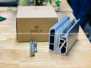 Chân lan can MaxPro Nhôm Kính Âu Việt