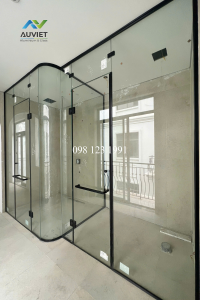 Phòng tắm kính cong tối ưu diện tích