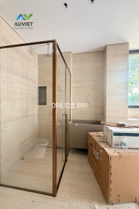 Chi tiết thi công lắp đặt phòng tắm kính tại Âu Việt